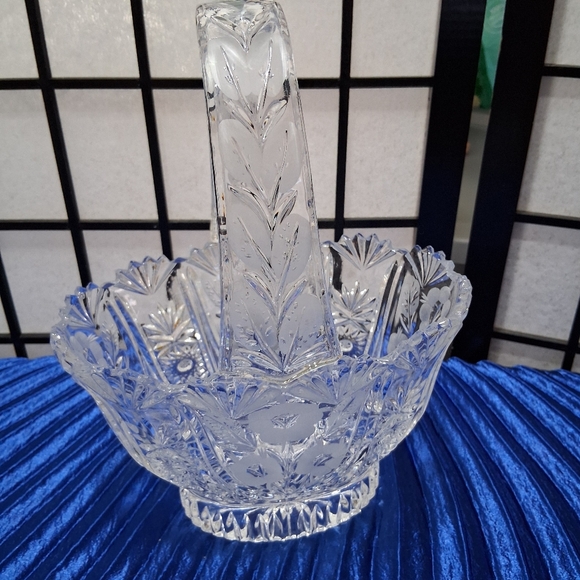 Elegant Crystal Basket with Floral Design - Picture 2 of 16